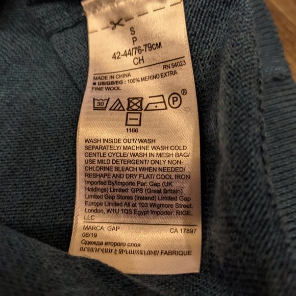 GAP Machine Washable 100% Merino Wool Sweater - Picture 4 of 4